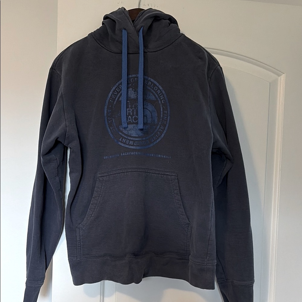 The North Face Men's Slate Blue Logo Pullover Hoodie